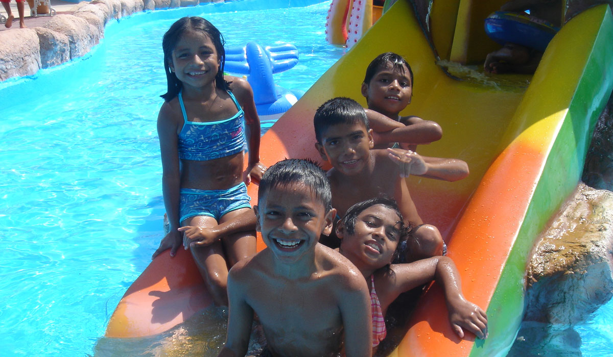 Niñas Jumping on Playa Bonfil - Marsh Children's Home Event